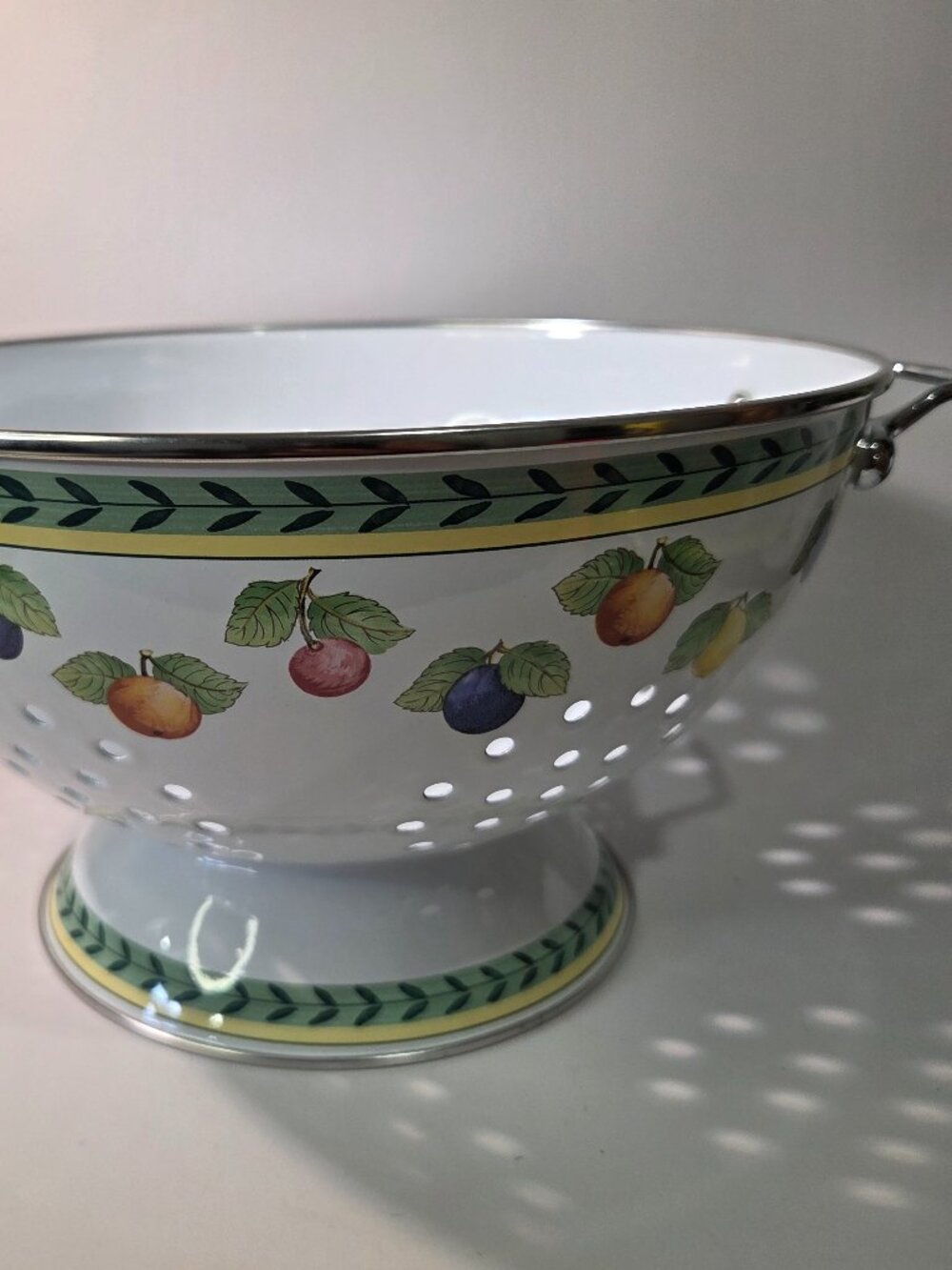 Villeroy and Boch enamel metal patterned colander